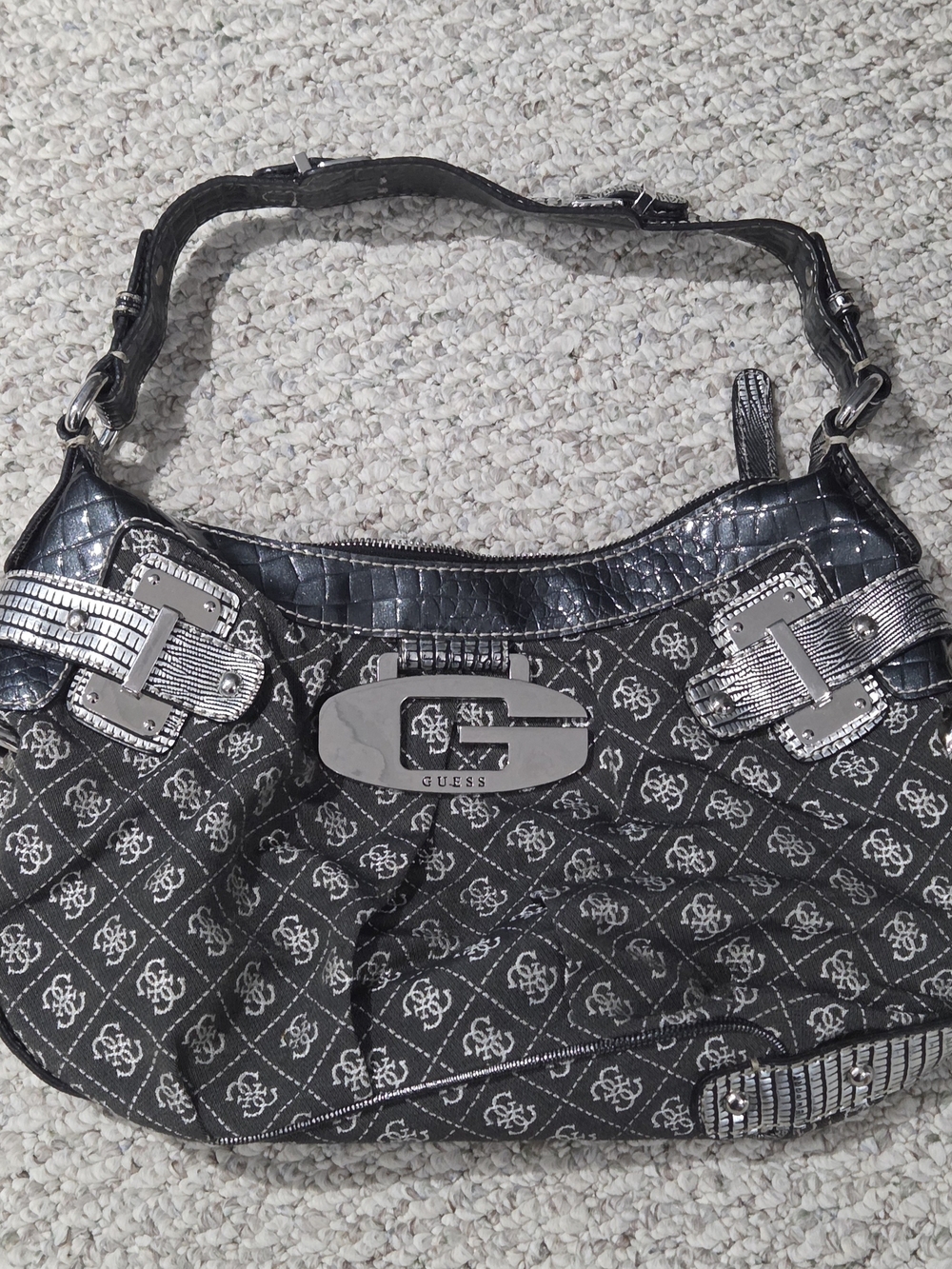 Vintage Guess Y2K Shoulder Bag